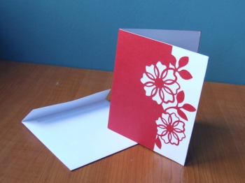 Felicitare flori rosii decupate